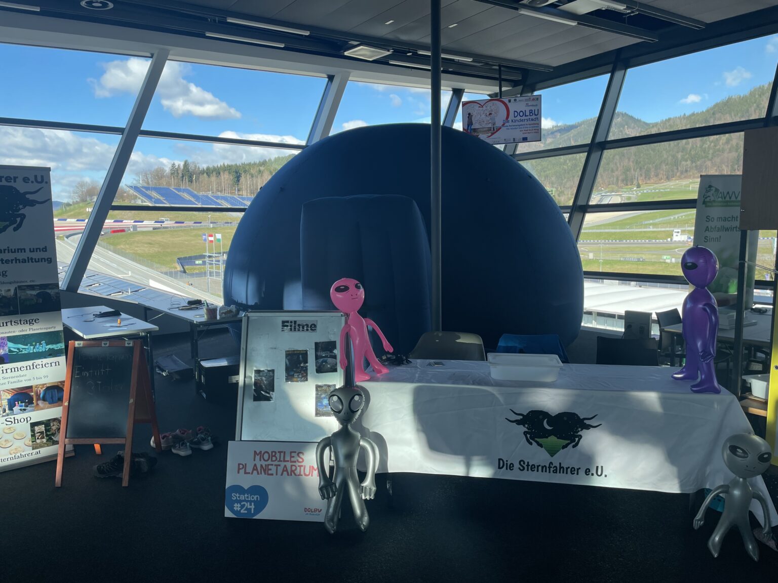 Mobiles Planetarium als Indoor-Attraktion am Red Bull Ring
